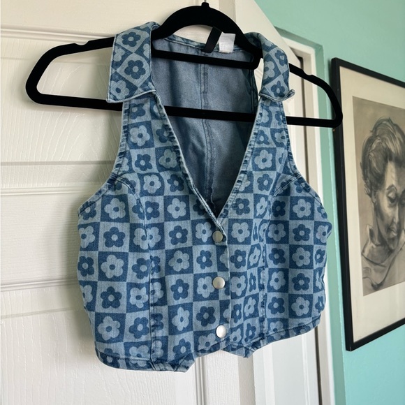 H&M Tops - H&M 70s inspired Floral Blue Denim Vest
